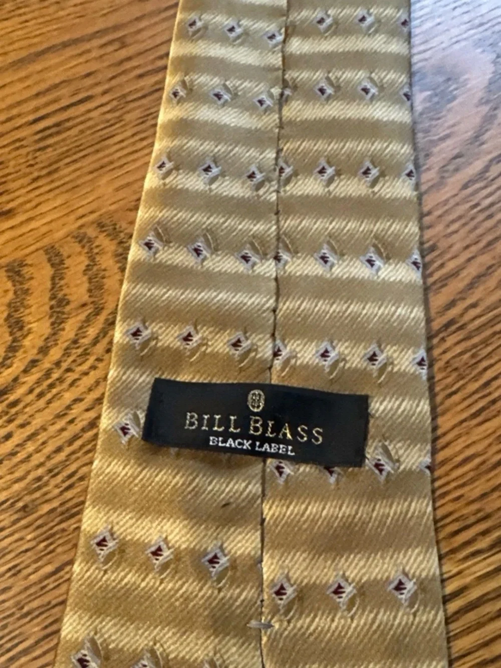 Bill Blass Men's Gold Patterned Silk Tie